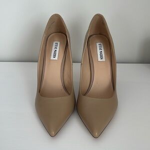 Steven Madden pump